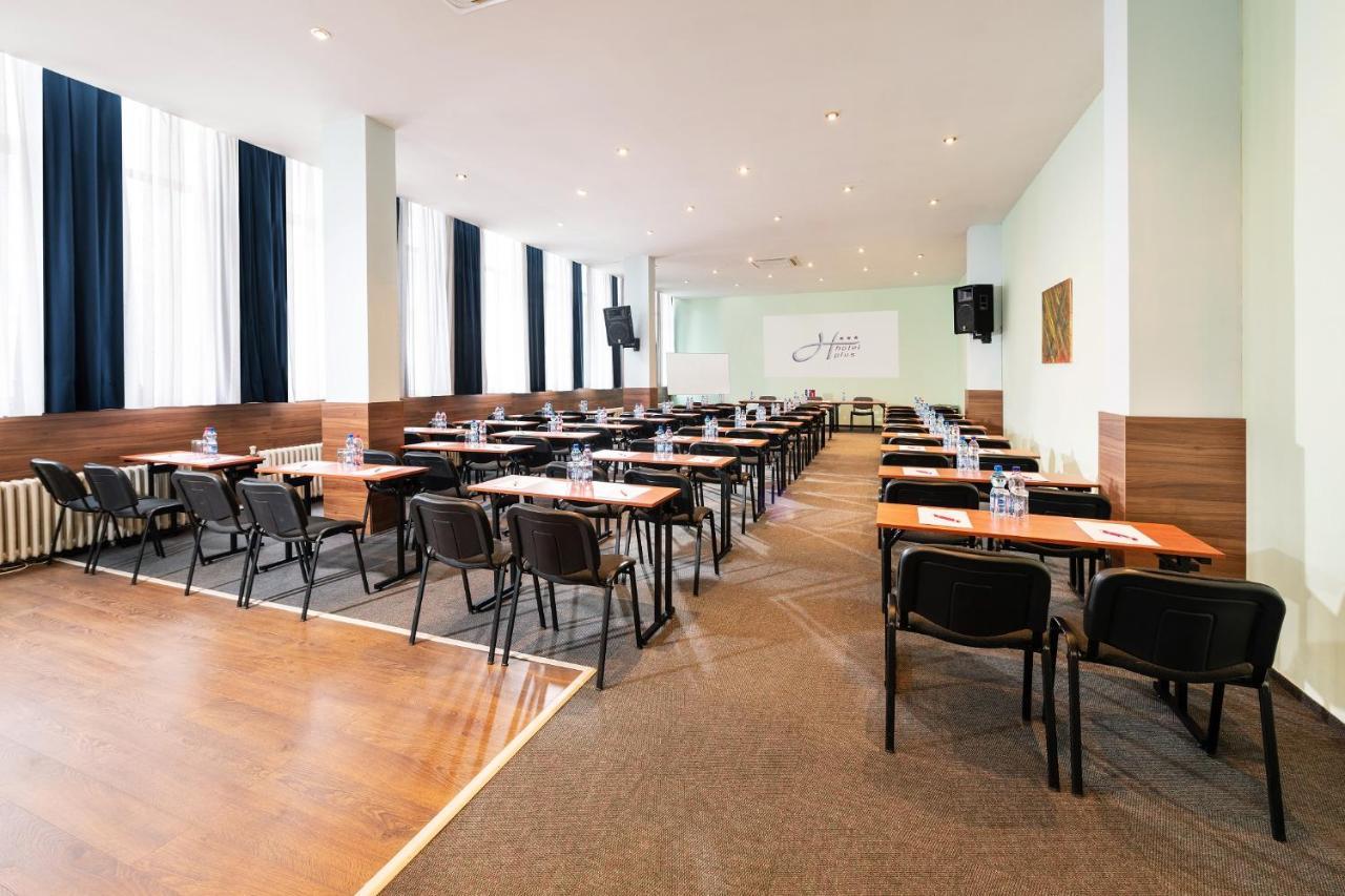 ברטיסלאבה Hotel Plus מראה חיצוני תמונה