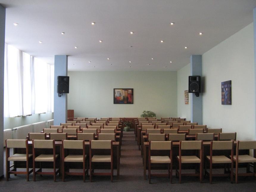 ברטיסלאבה Hotel Plus מראה חיצוני תמונה